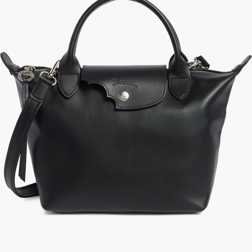 Longchamp Elegant Black Leather Handbag